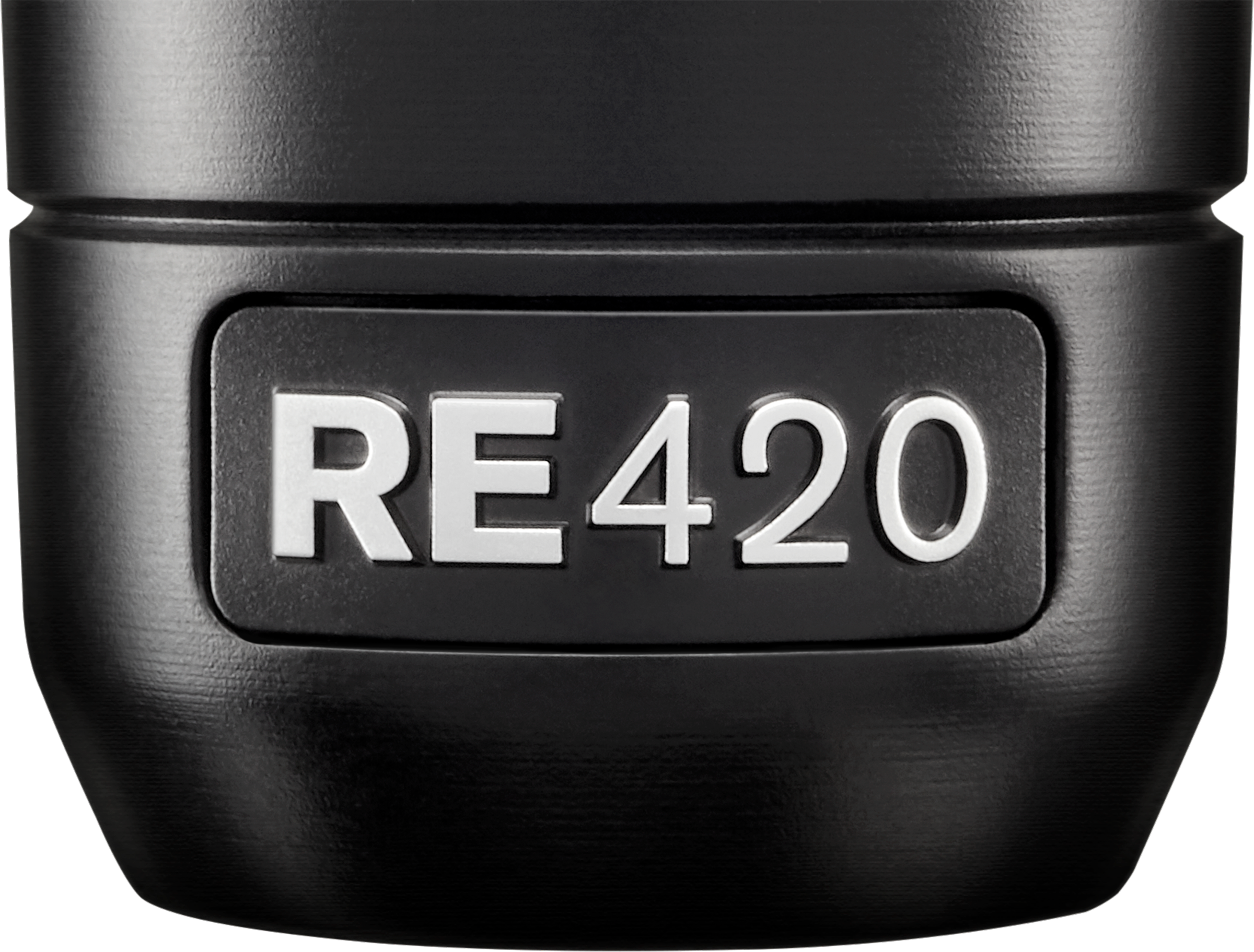 Electro-Voice RE420
CONDENSER CARDIOID VOCAL MICROPHONE
