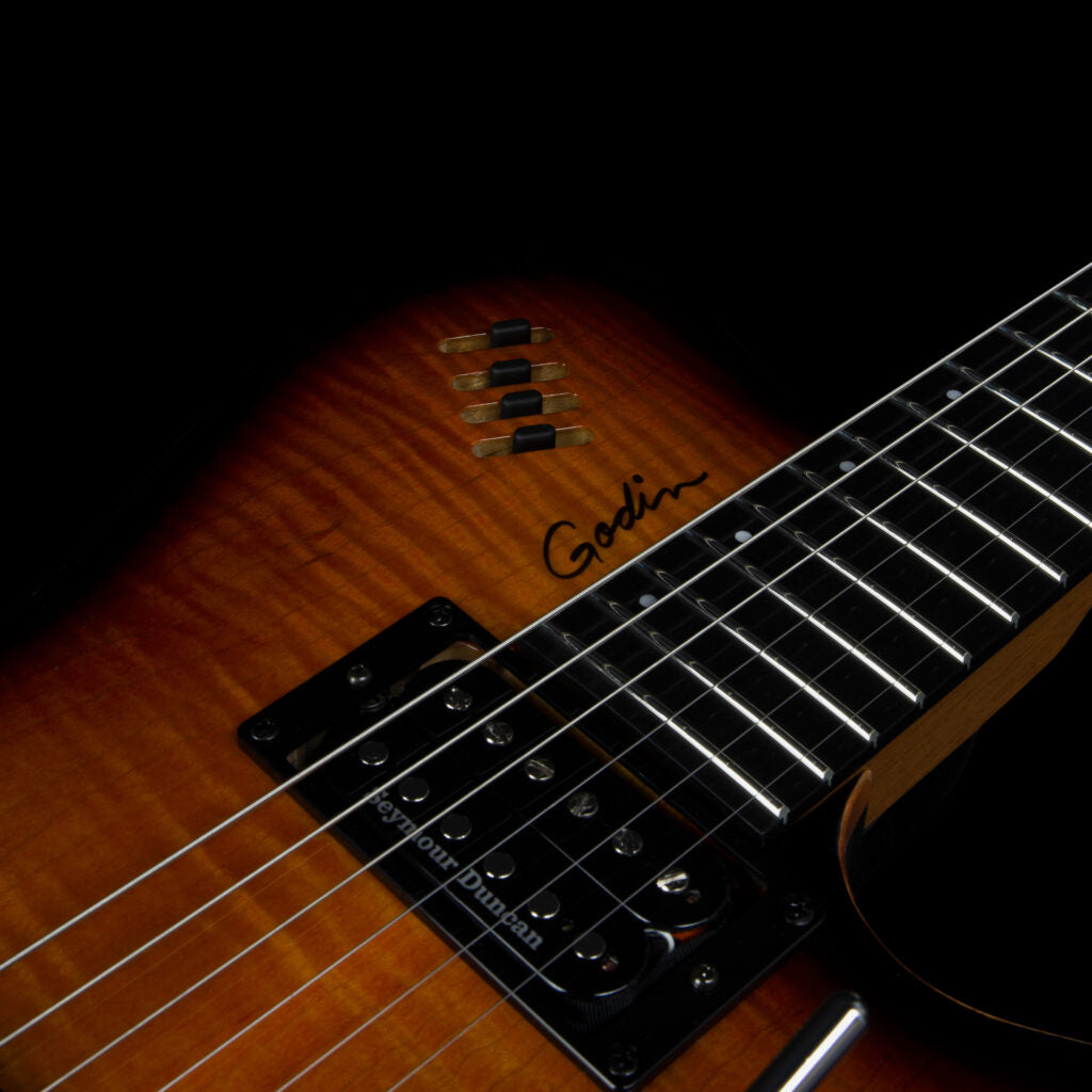 GODIN LGXT COGNAC BURST FLAME AA WITH BAG