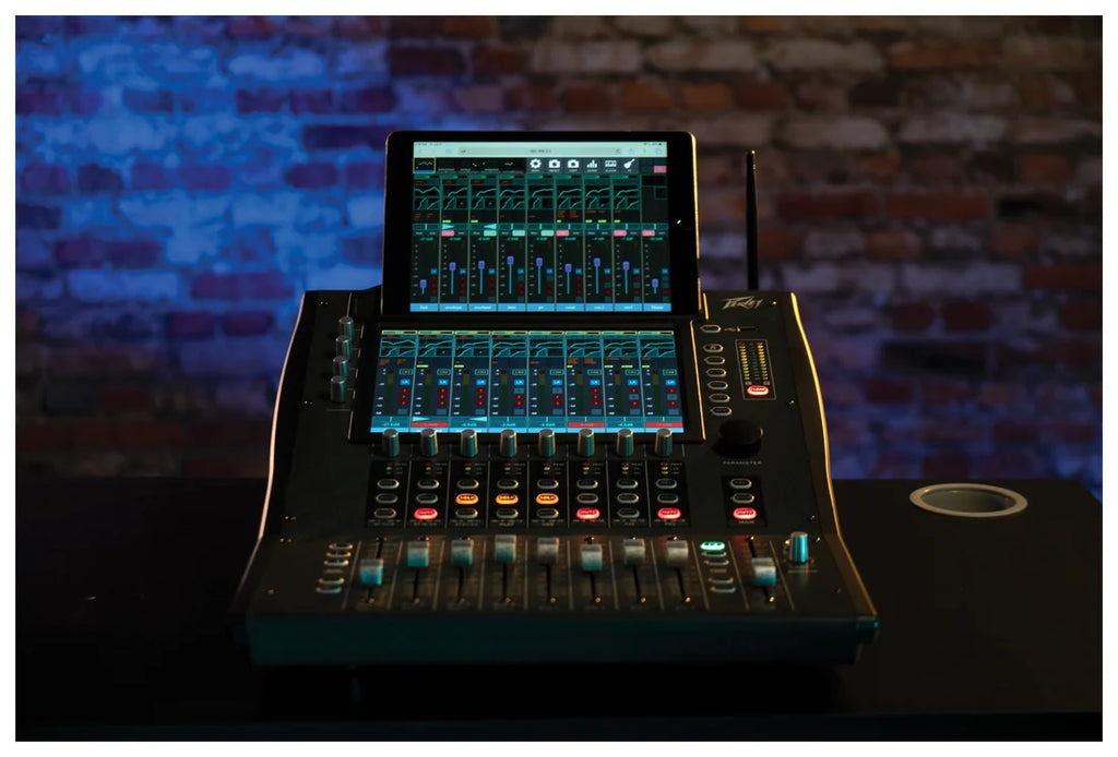 Peavey Aureus™ 28 Digital Mixer