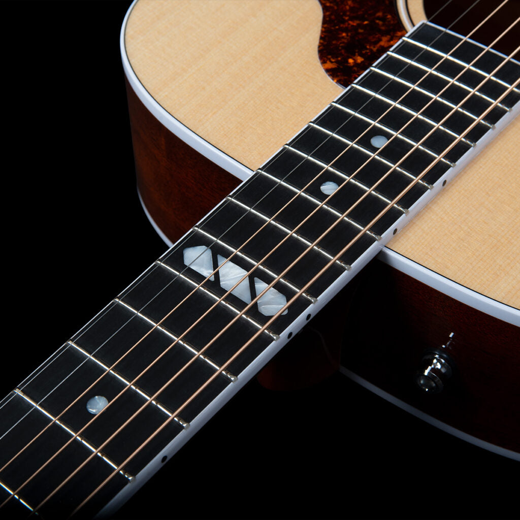 Godin Fairmount CH Natural HG EQ