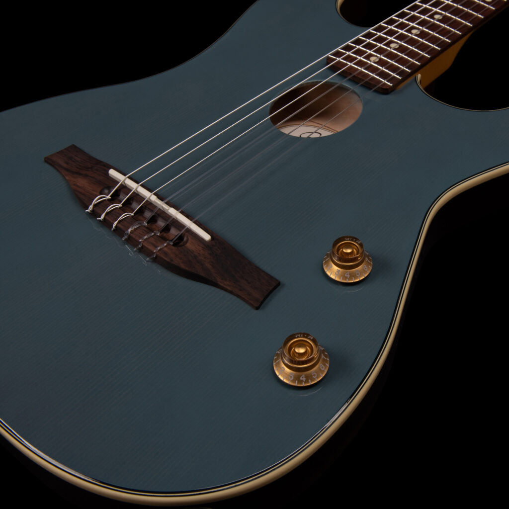 Godin G-Tour Nylon Limited Arctik Blue