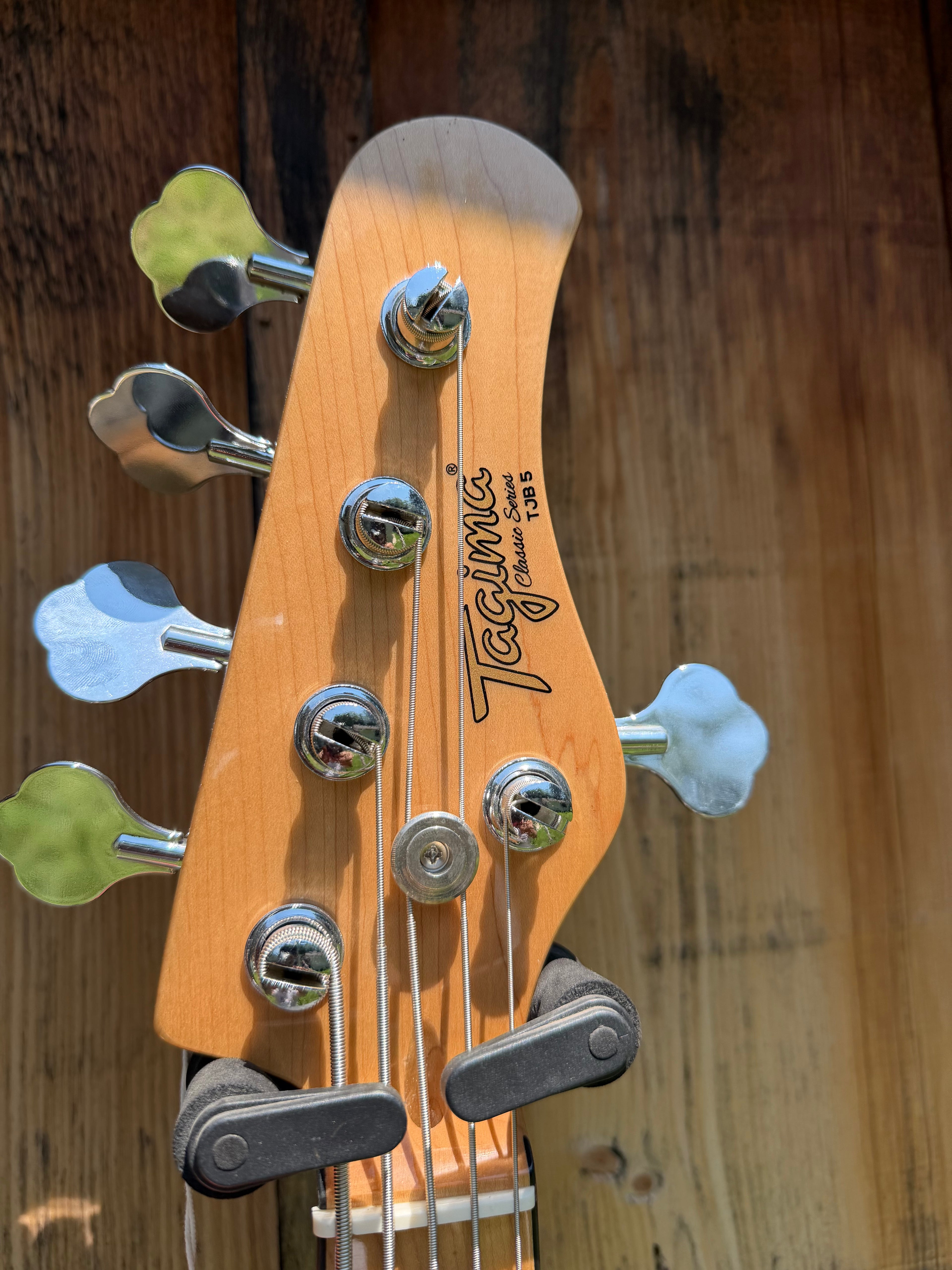 Tagima TJB-5 5 string Bass Demo