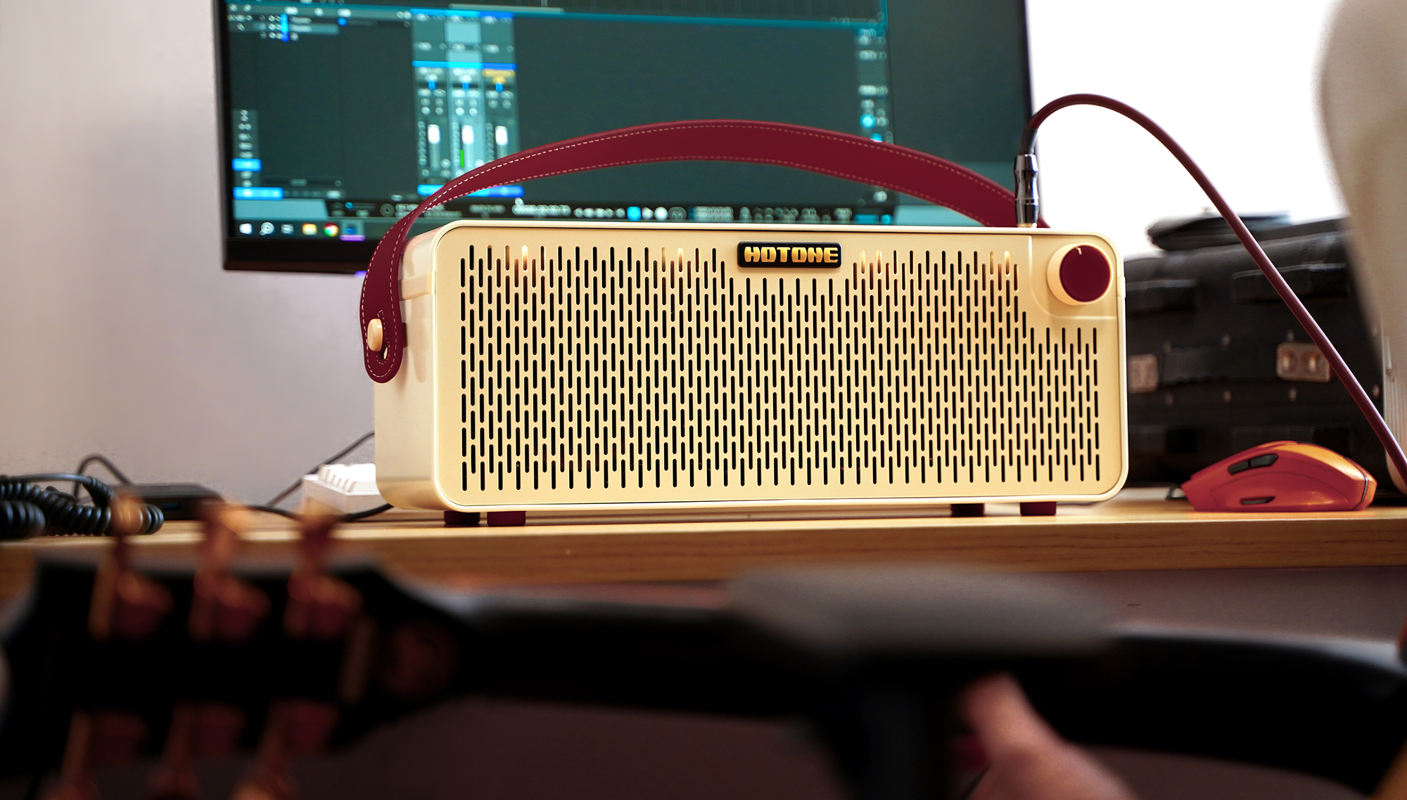 Hotone AP-30WH Multifunctional Modern Bluetooth Modeling Amplifier