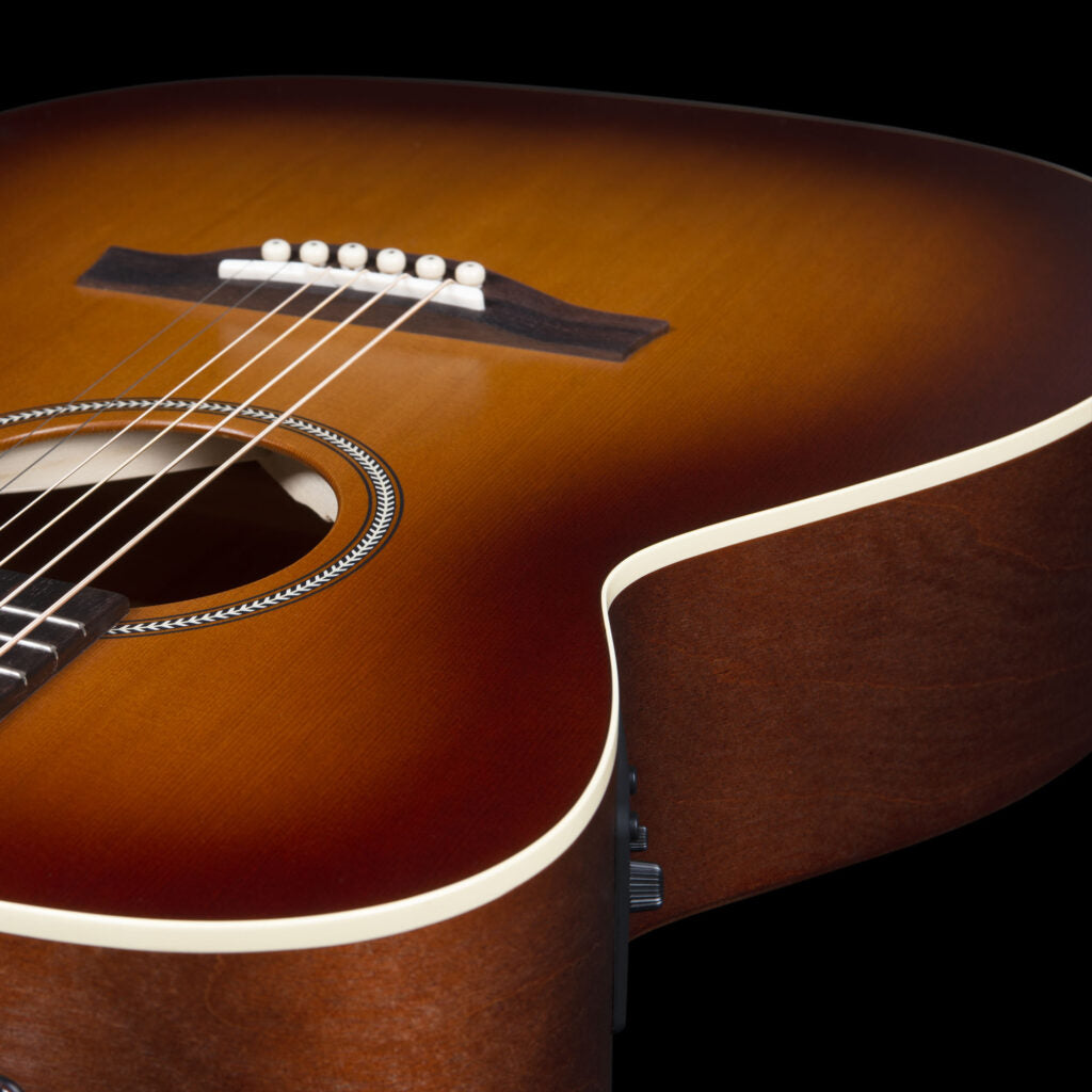 Seagull ENTOURAGE RUSTIC BURST CH CW EQ