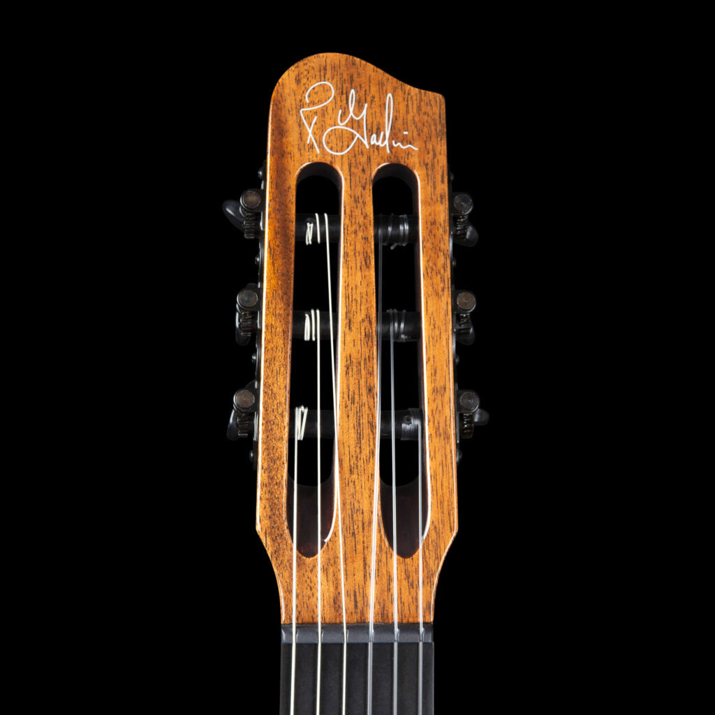 Godin Multiac Mundial Grand Concert Mahogany Deluxe