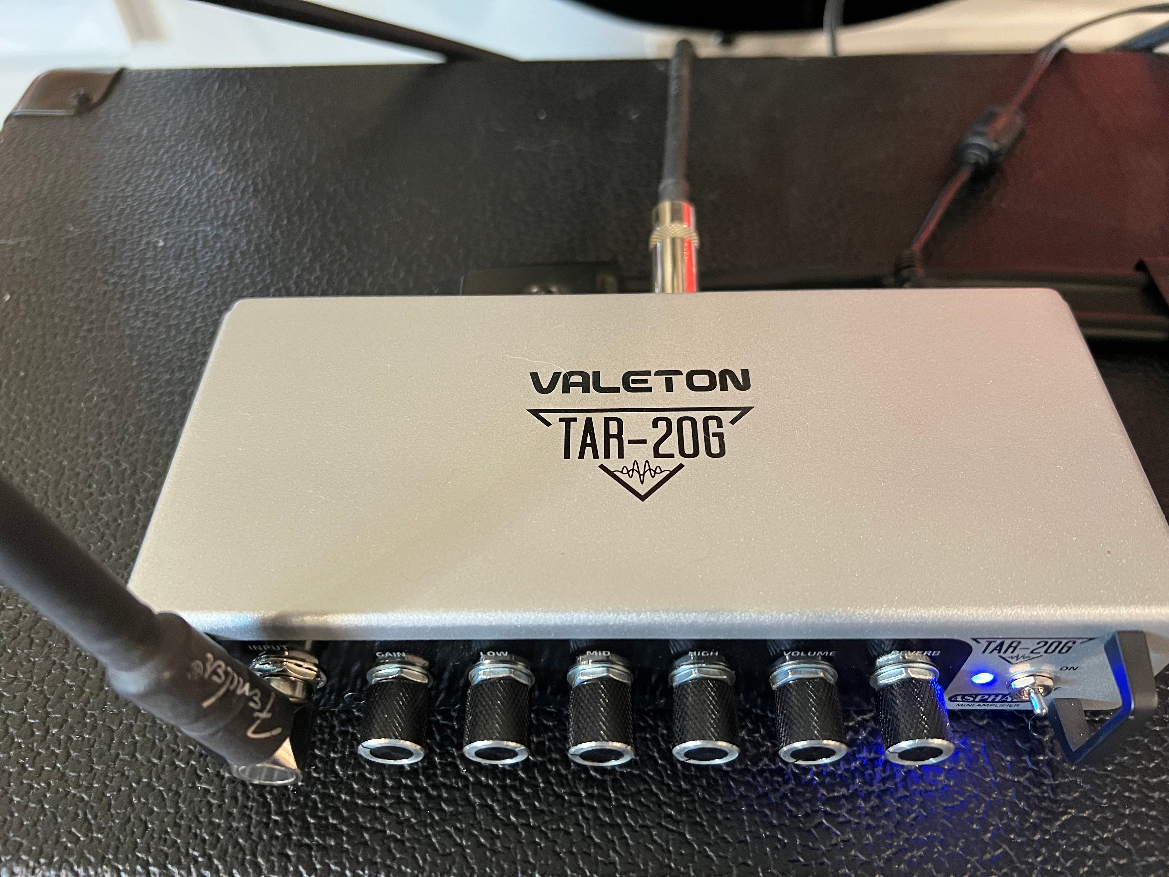 Valeton & Peavey Guitar Rig Bundle