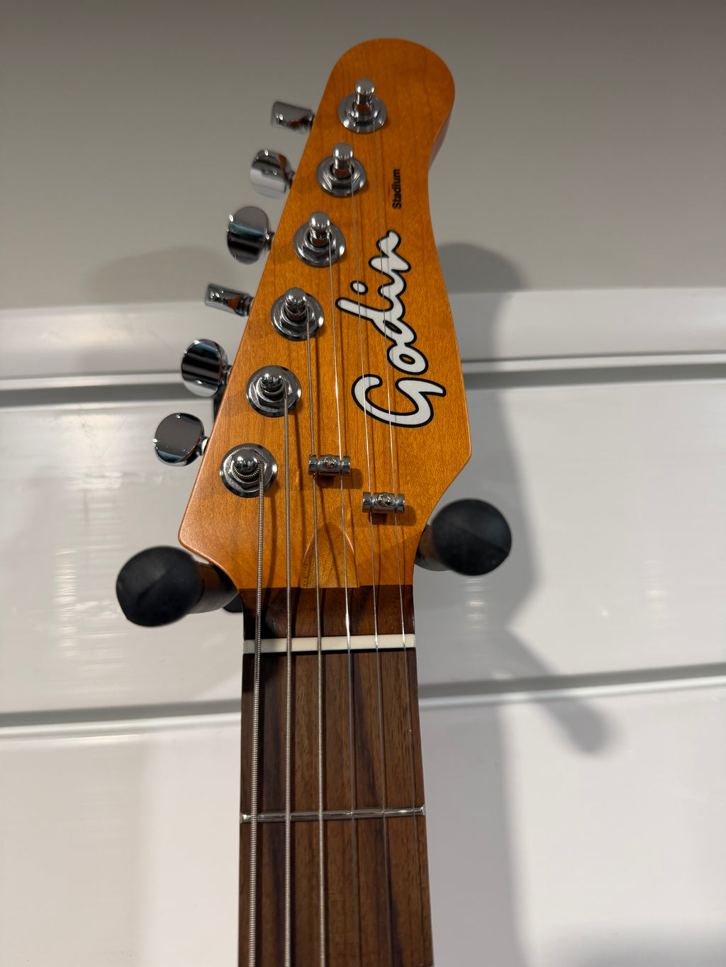 Godin Guitars
Stadium Pro LTD Electric Guitar Silver Gray Limited Edition