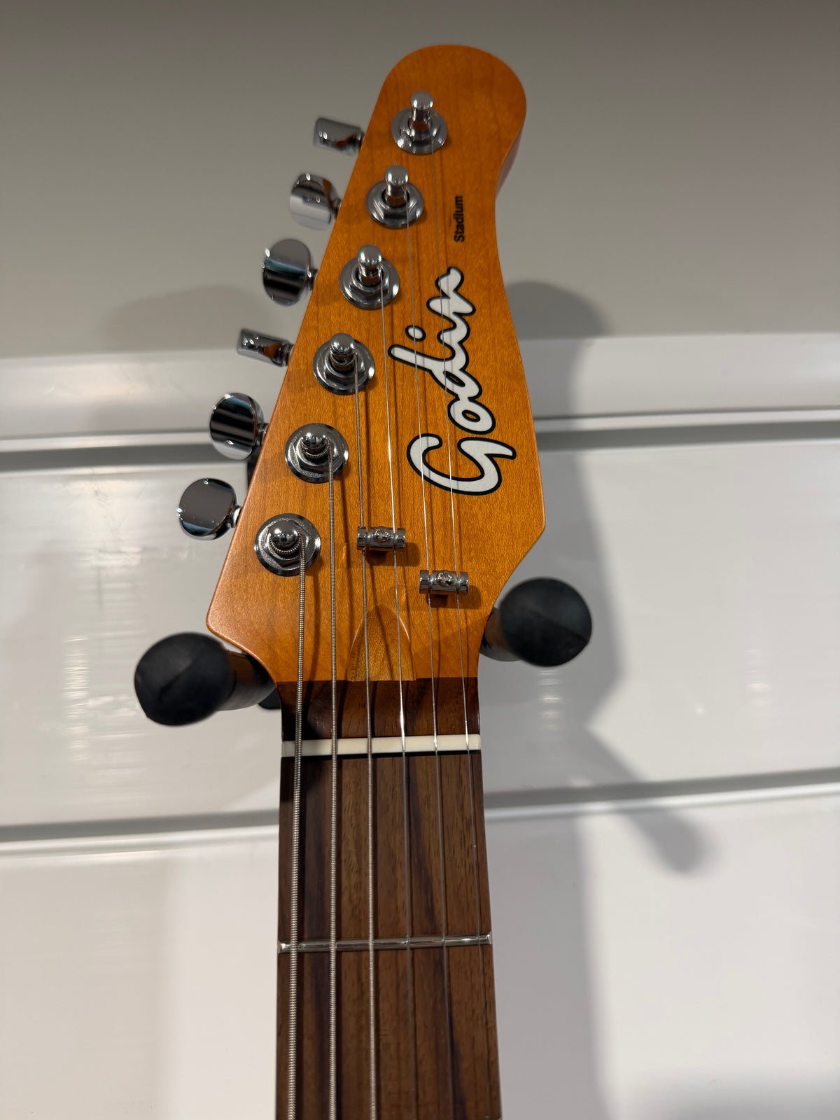 Godin Guitars
Stadium Pro LTD Electric Guitar Silver Gray Limited Edition