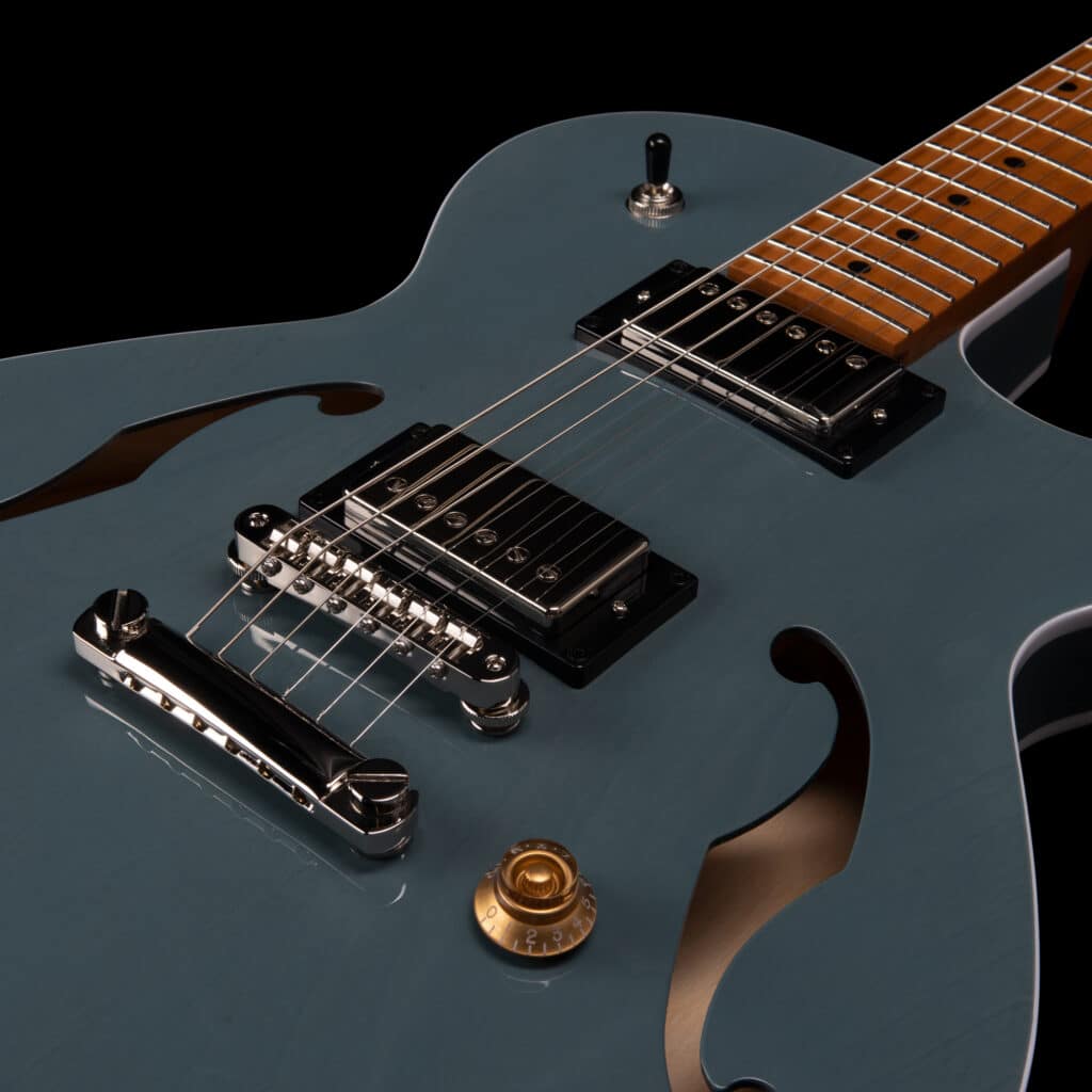 Godin Montreal Premiere Pro Aztek