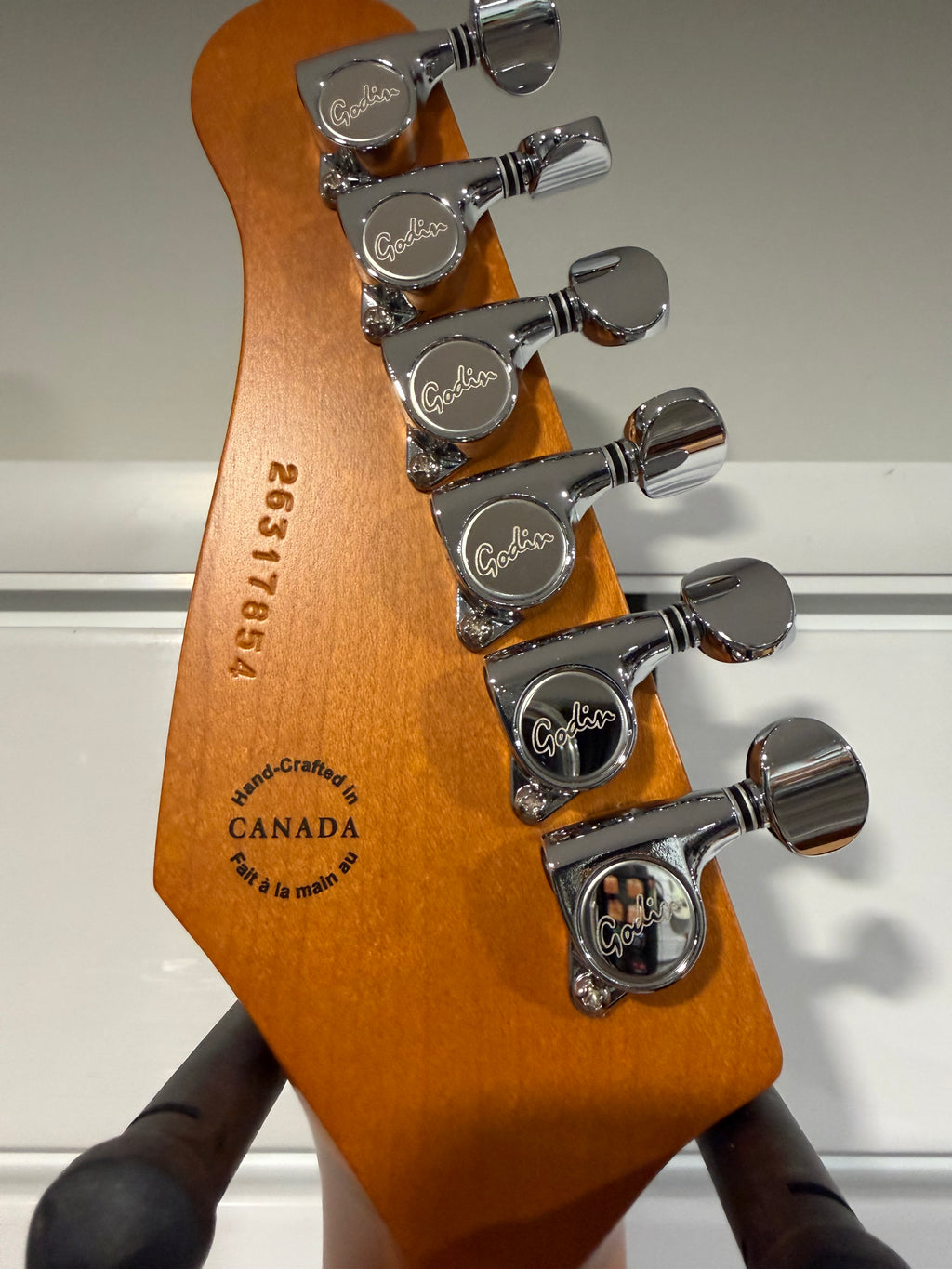 Godin Guitars
Stadium Pro LTD Electric Guitar Silver Gray Limited Edition