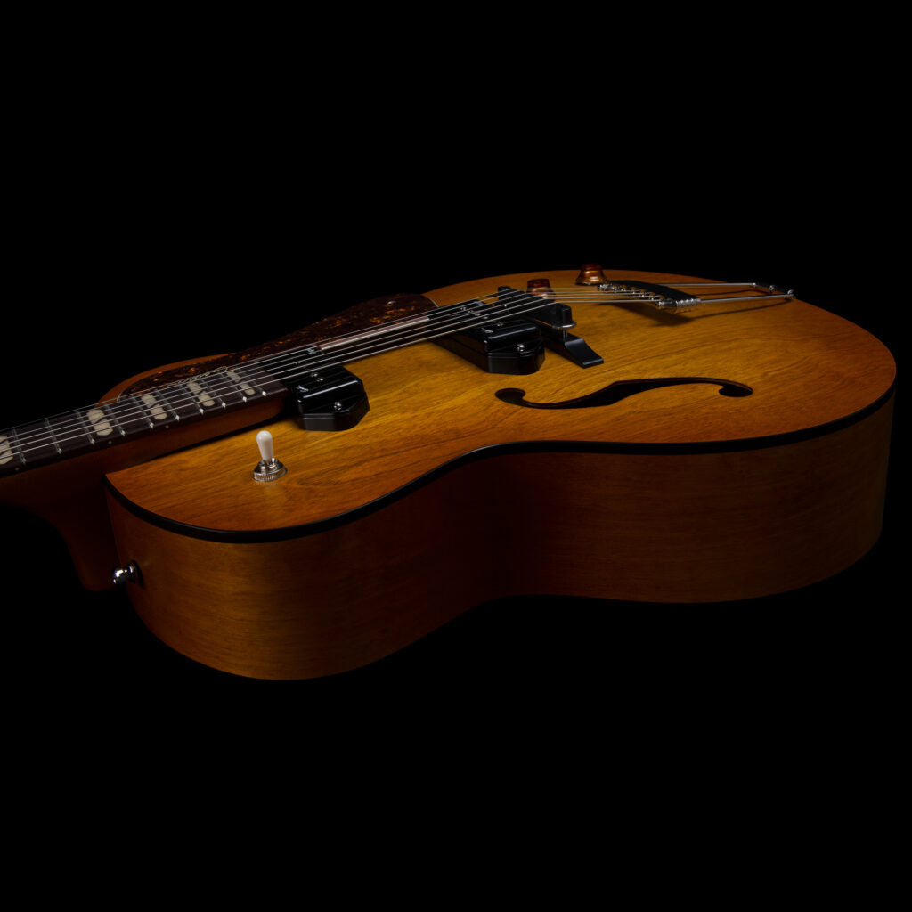 Godin 5th Avenue Jumbo P90 Harvest Gold