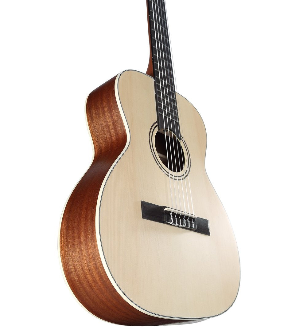 Alvarez RS26N, Student Guitar with Nylon Strings and Gig Bag - Natural Satin - Regent Series