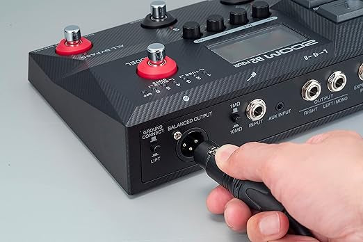 Zoom B2 FOUR Multi-Effects and Amp Emulator for Bass