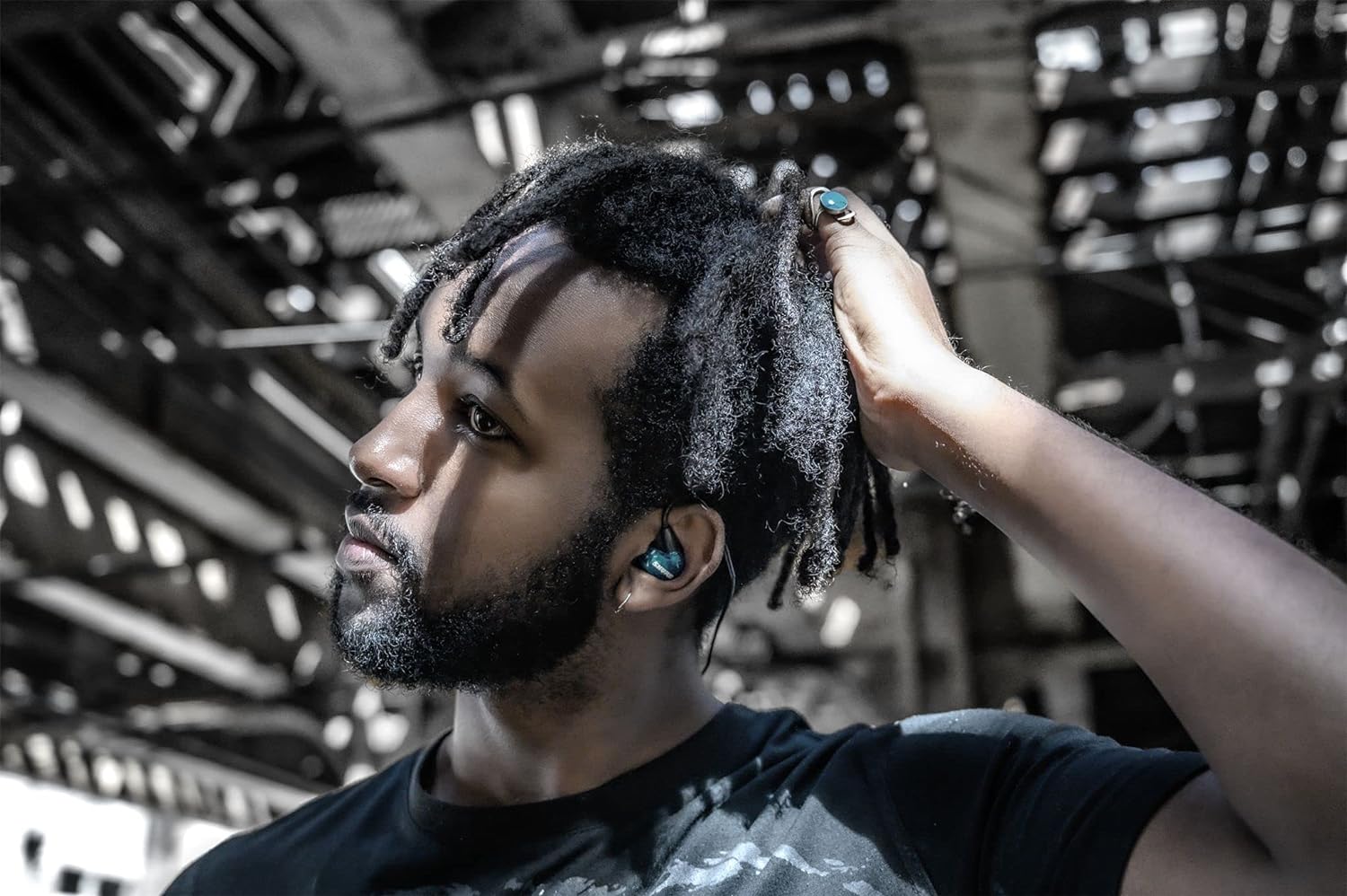 Shure SE215 Pro Professional Sound Isolating™ Earphones