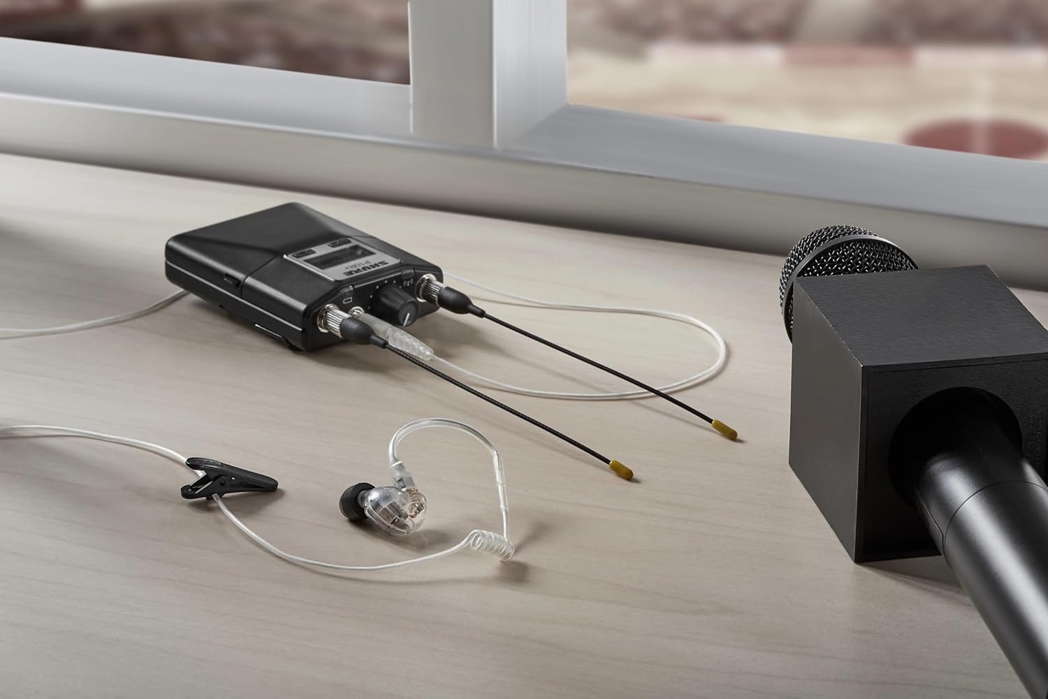 Shure SE425 Pro Professional Sound Isolating™ Earphones
