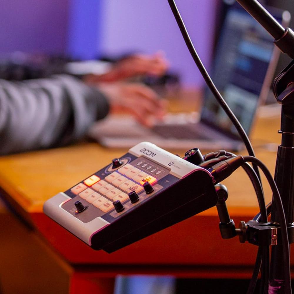 Zoom V3 Vocal Processor