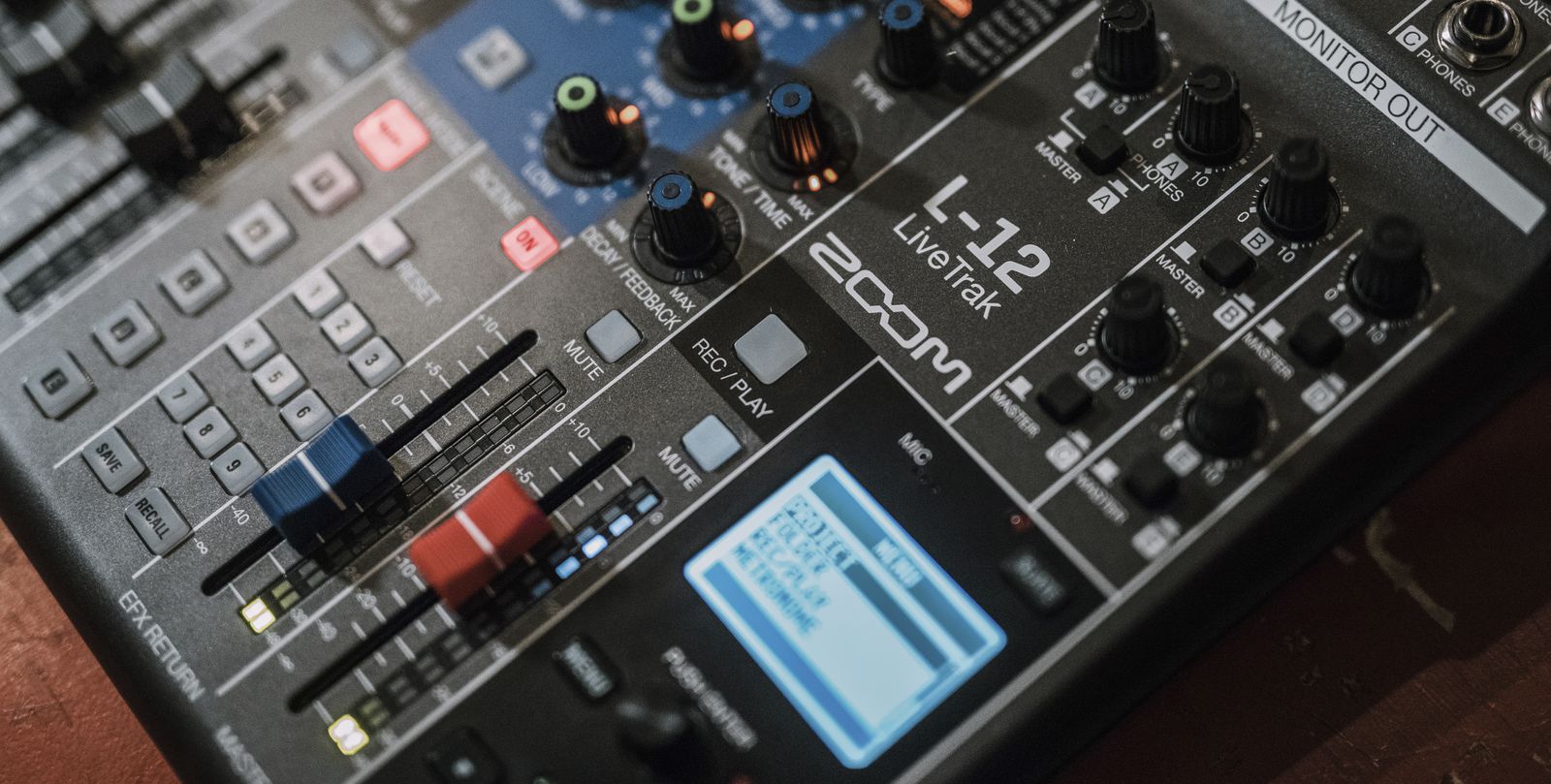Zoom LIVETRAK L-12 12-Channel Mixer/Recorder