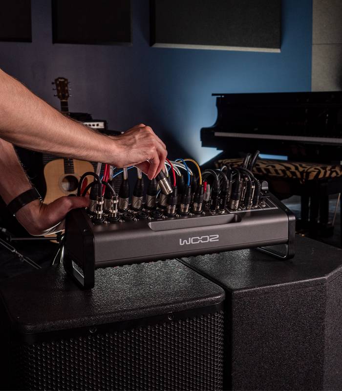 Zoom LIVETRAK L-20R 20-Channel Digital Mixer-Recorder for Stage Use