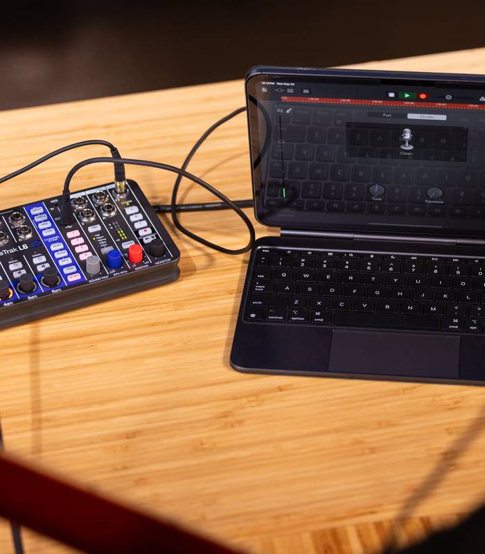 Zoom LiveTrak L6 10-Track Digital Mixer / Recorder