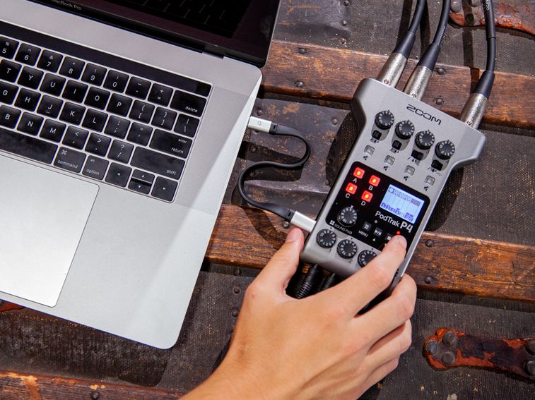 Zoom PODTRAK P4 Portable Multitrack Podcast Recorder